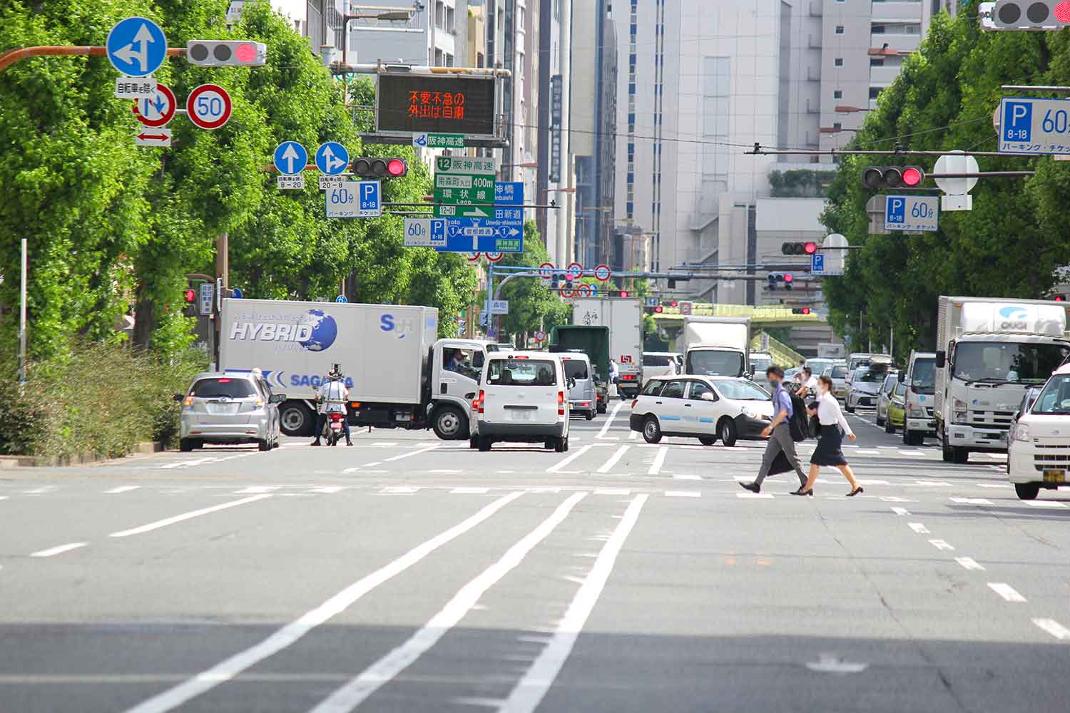 赤信号が連続している大通り 〜 画像5