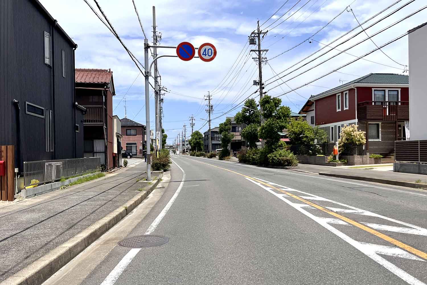 速度規制標識のある道路の様子 〜 画像6