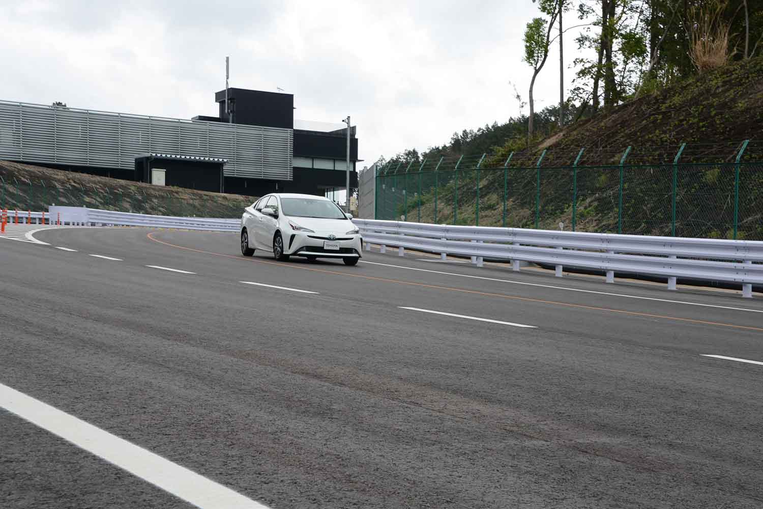 全長約5.3kmの山岳コース「カントリー路」を試走している様子 〜 画像3