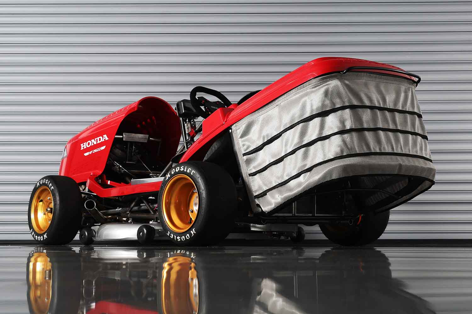 ホンダ「Mean Mower V2」のリヤ