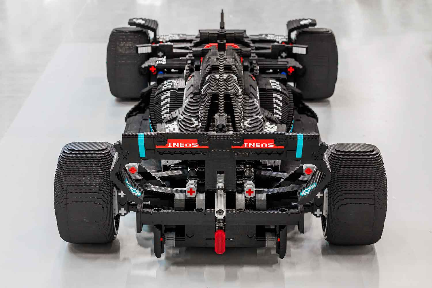 レゴの実物大メルセデスAMGのF1マシンに子どもも大人もすっかり虜 〜 画像7