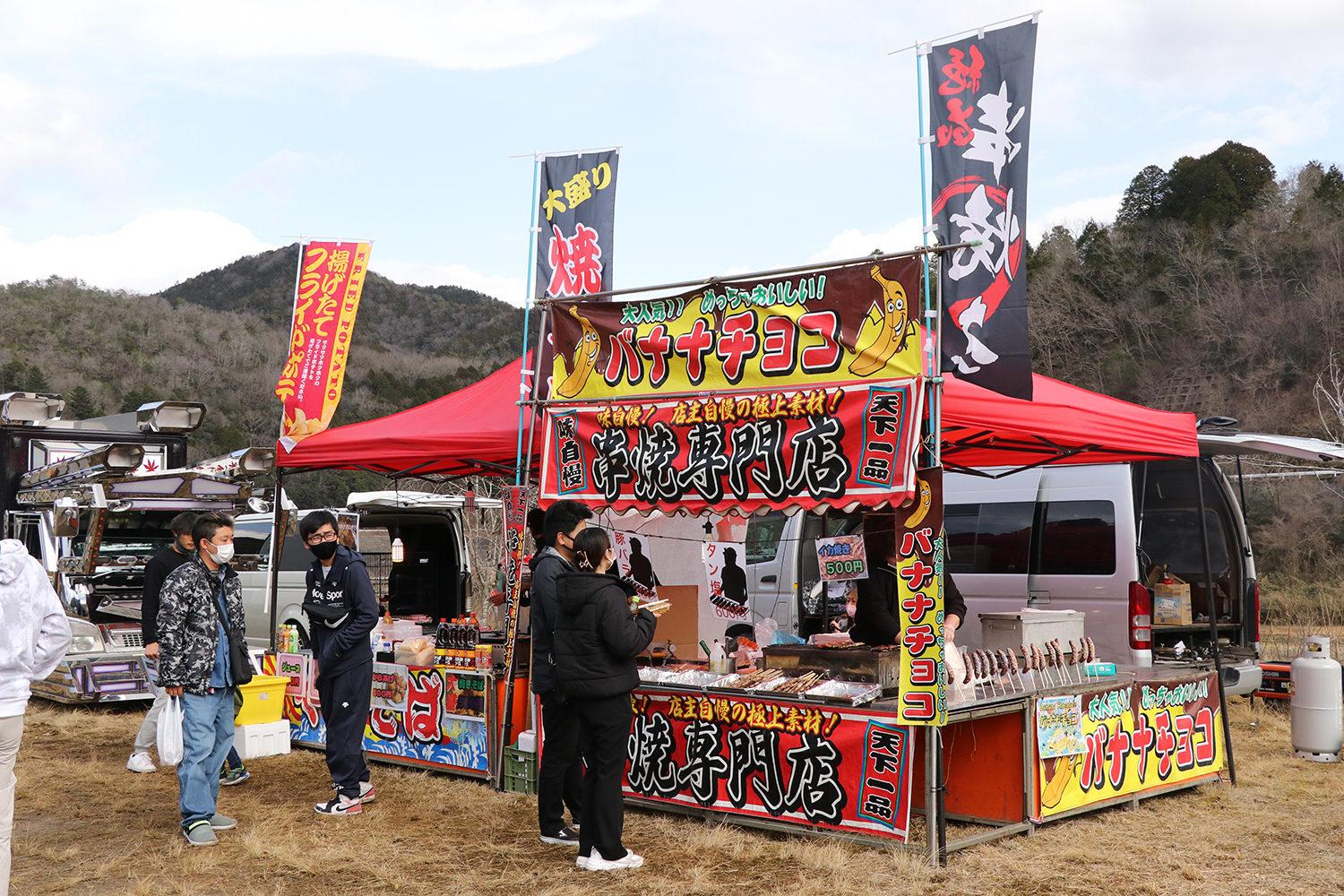 デコトラのイベントのようす（屋台） 〜 画像4