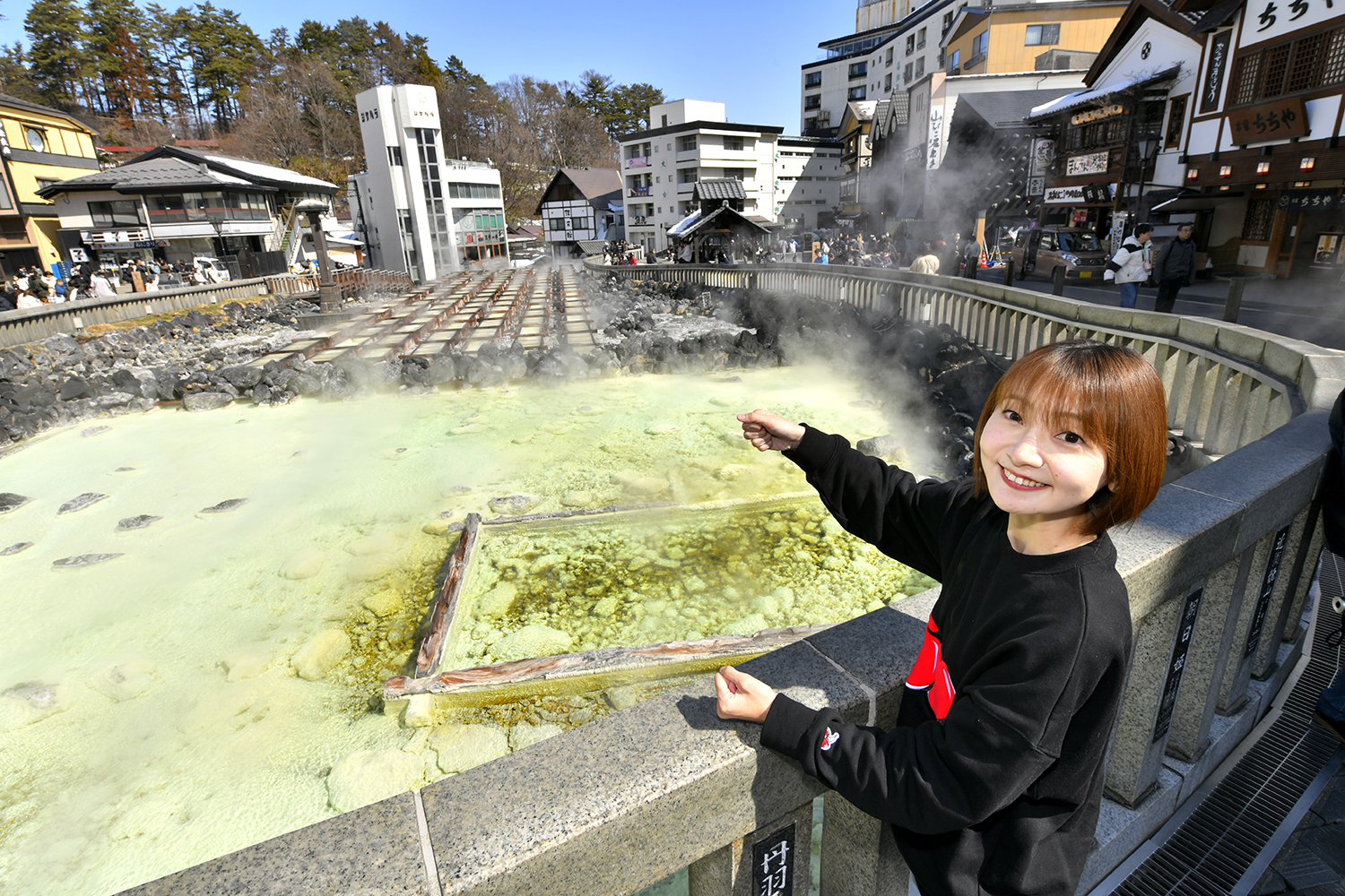 草津温泉の湯畑と乾ひかり