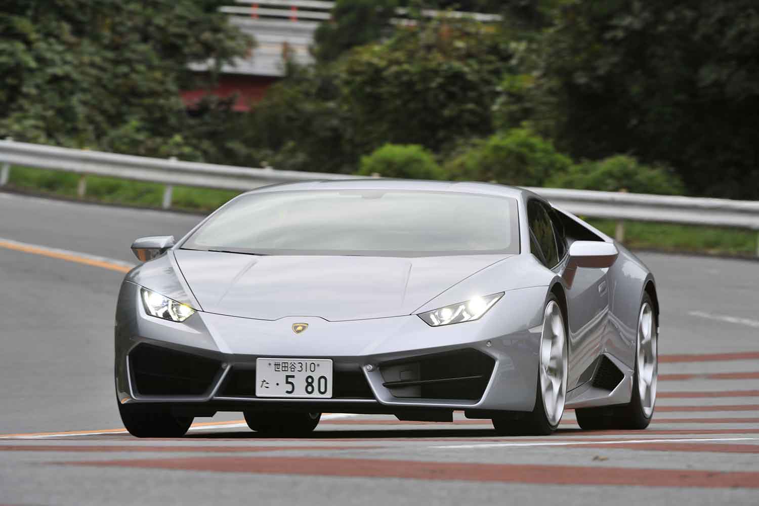 「スーパーカーが大破」「高級輸入車が事故」ってやっぱりデカいクルマは運転ムズい？ 〜 画像1