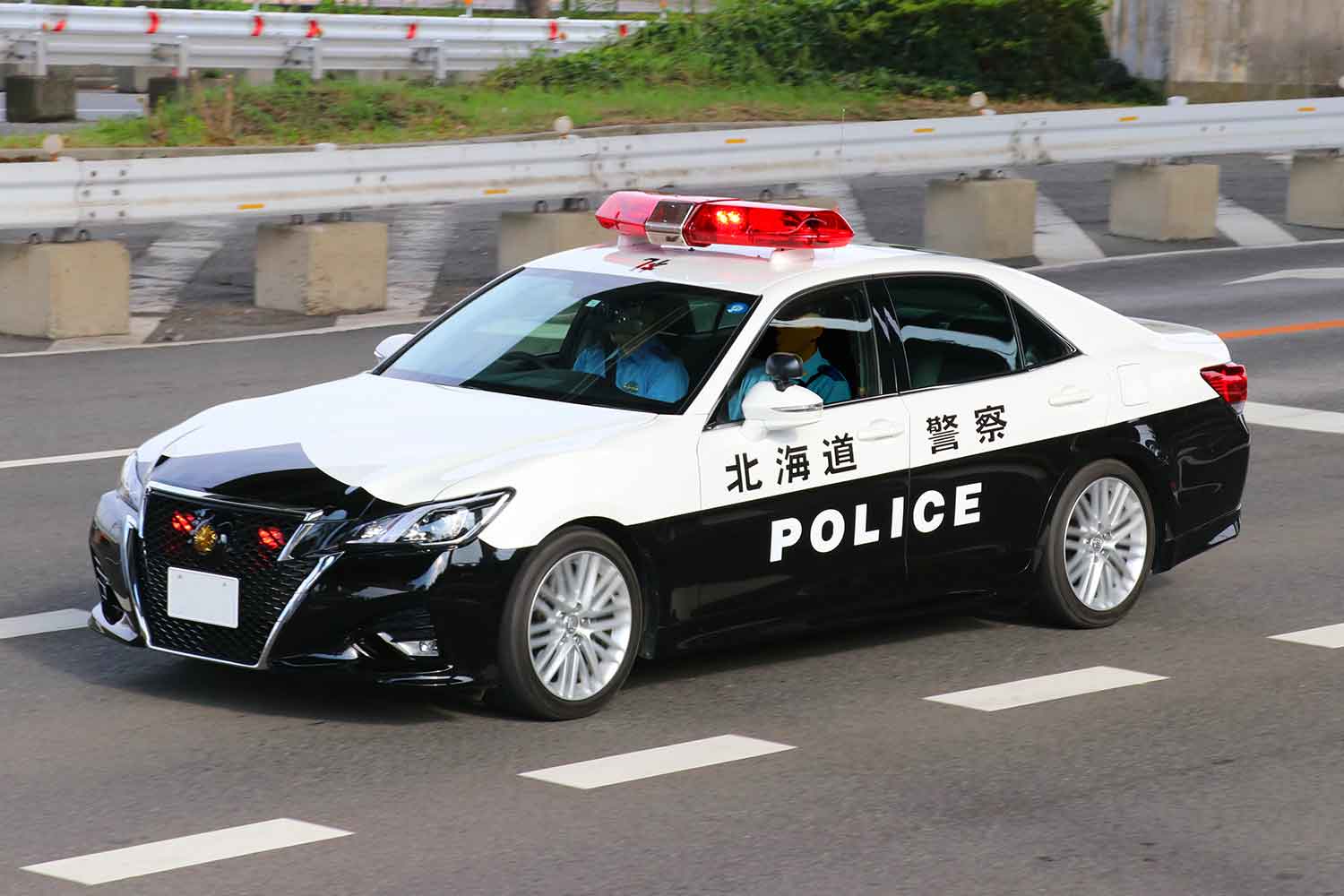 北海道警察のパトカーの走行写真 〜 画像7