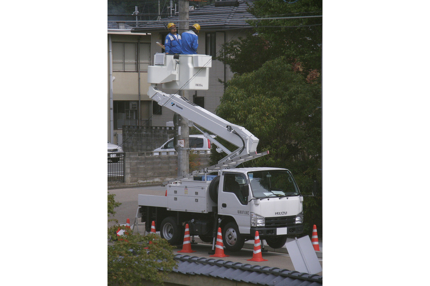 高所作業車 〜 画像1