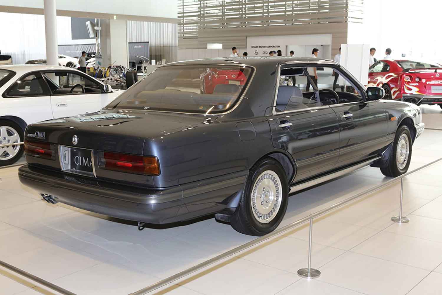 日産シーマ（初代）のリヤ 〜 画像5