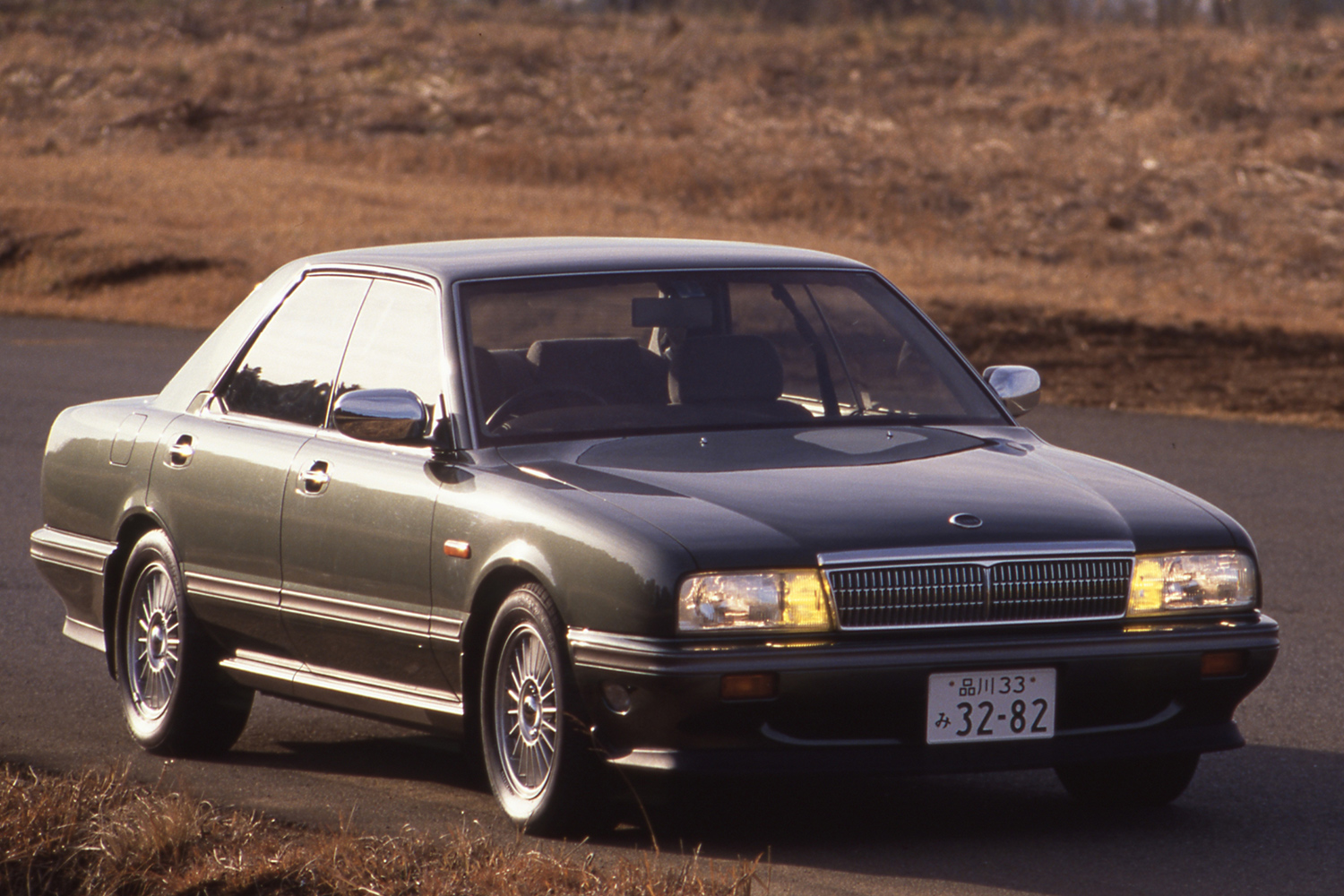 日産シーマ（初代）の停車中の様子 〜 画像8