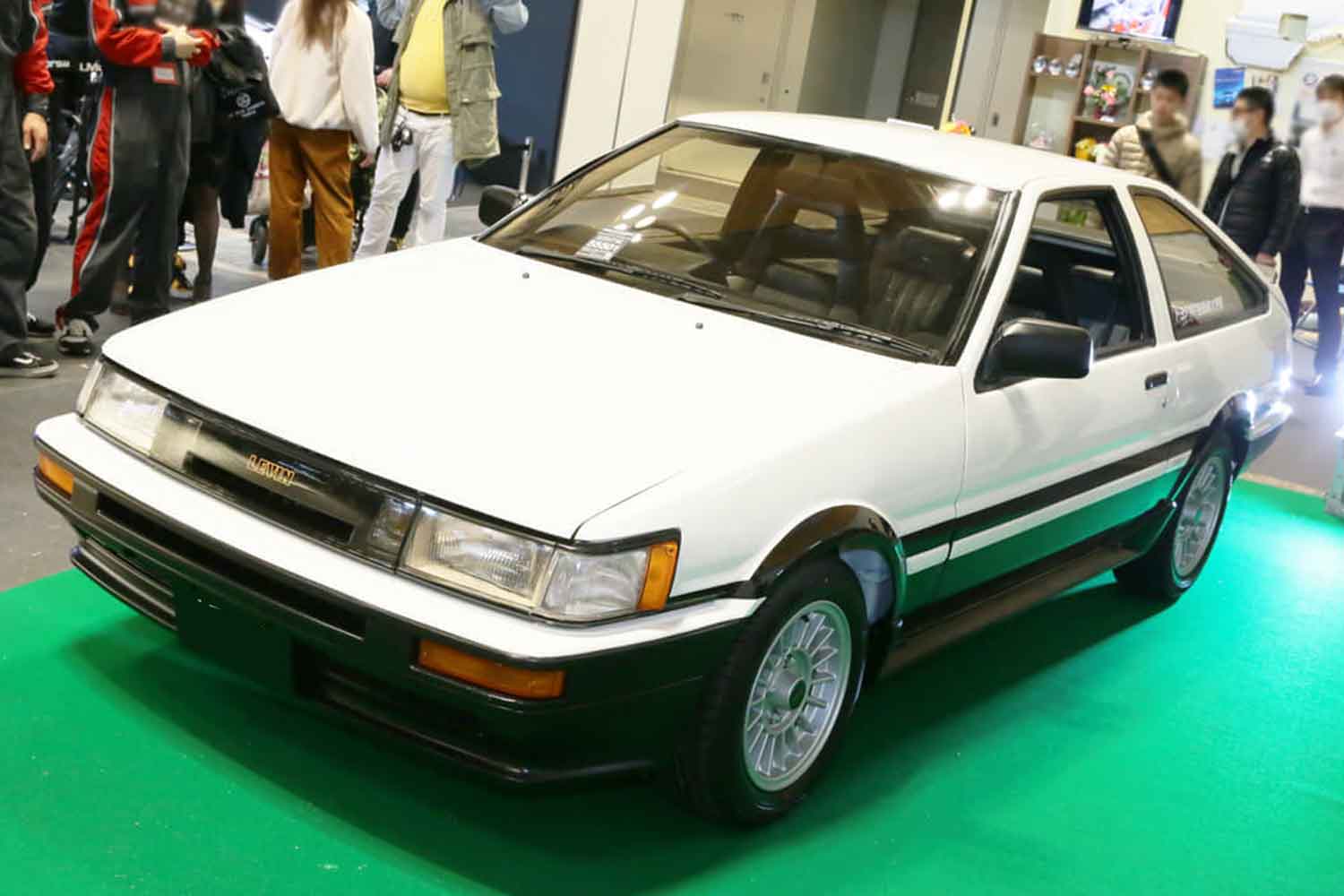 トヨタ・カローラレビン（AE86）