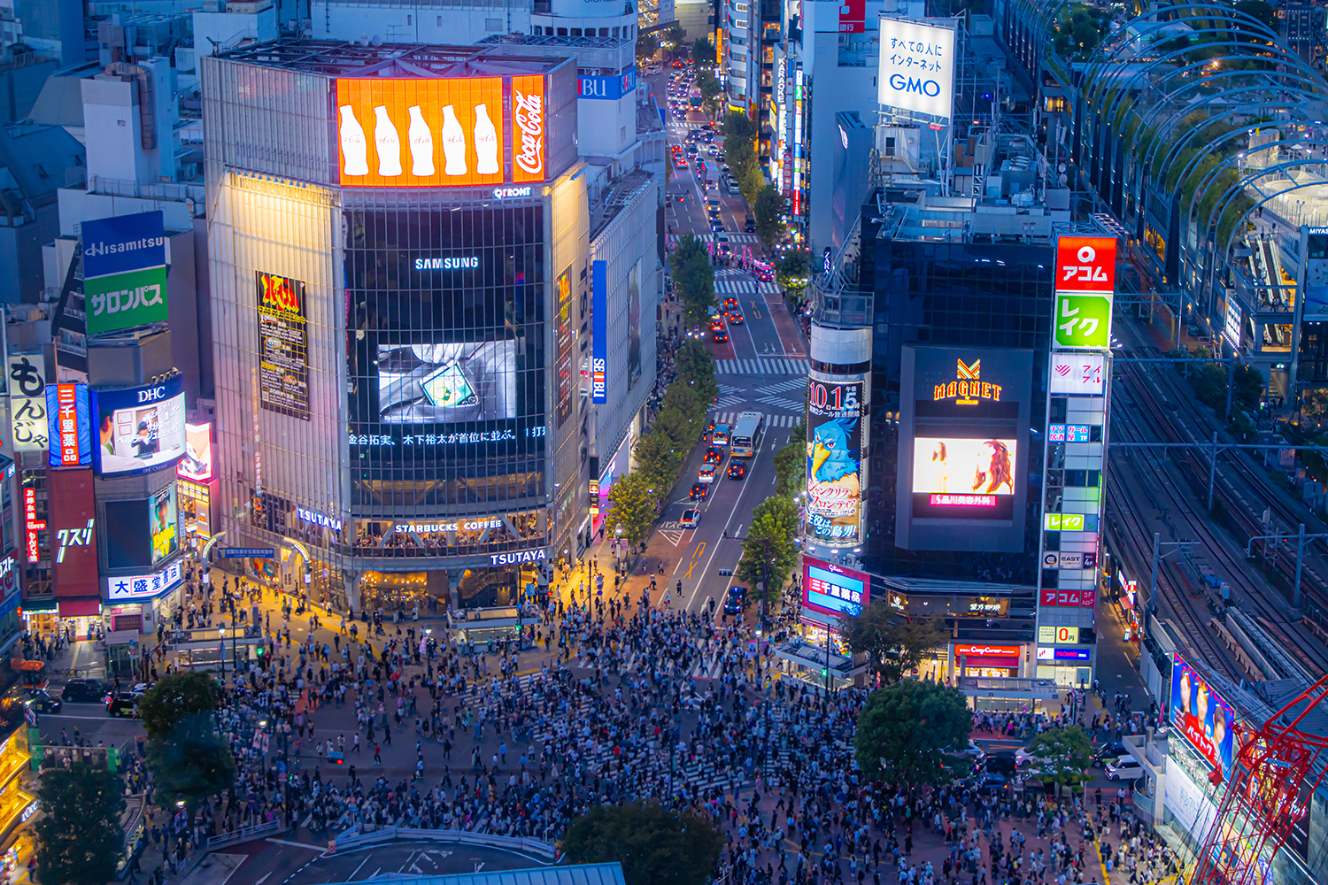 観光客で溢れる渋谷のスクランブル交差点 〜 画像4