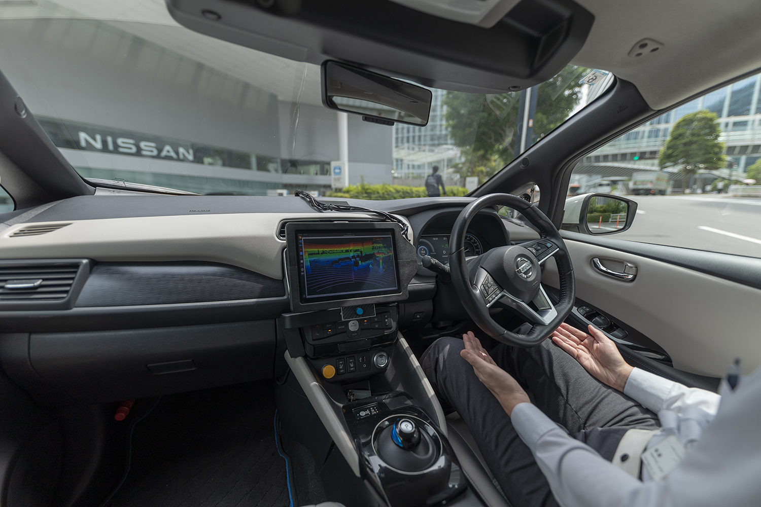 日産リーフの自動運転実験車の車内 〜 画像47