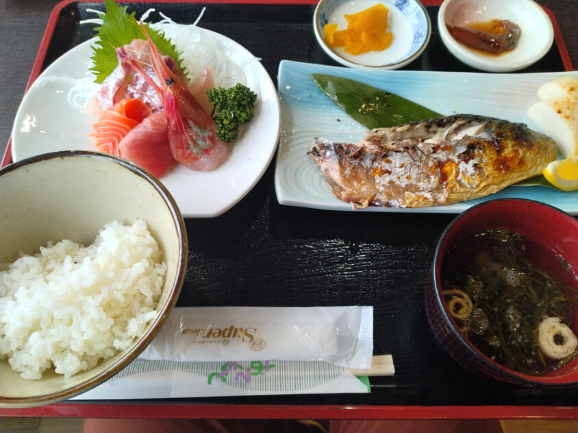 新鮮な魚介類を食らいたいなら行かなきゃ損！　プロドライバーの憩いの場「道の駅マリンドリーム能生」が刺身好き歓喜の内容だった