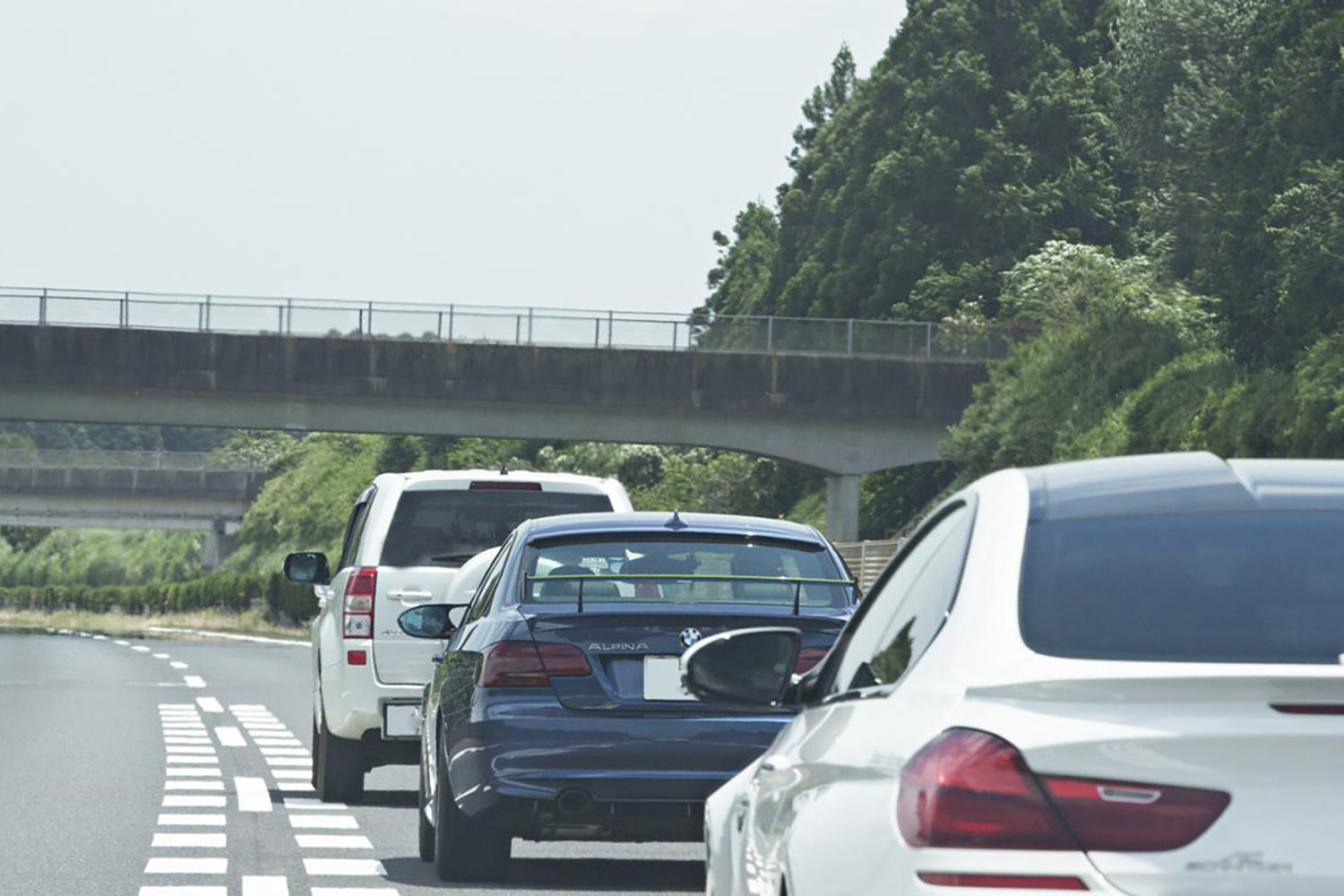 あおり運転のイメージ