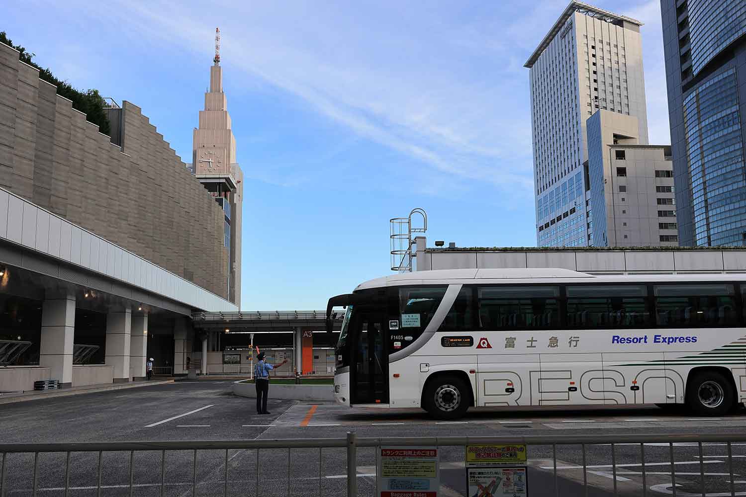 バスタ新宿の高速バス乗り場