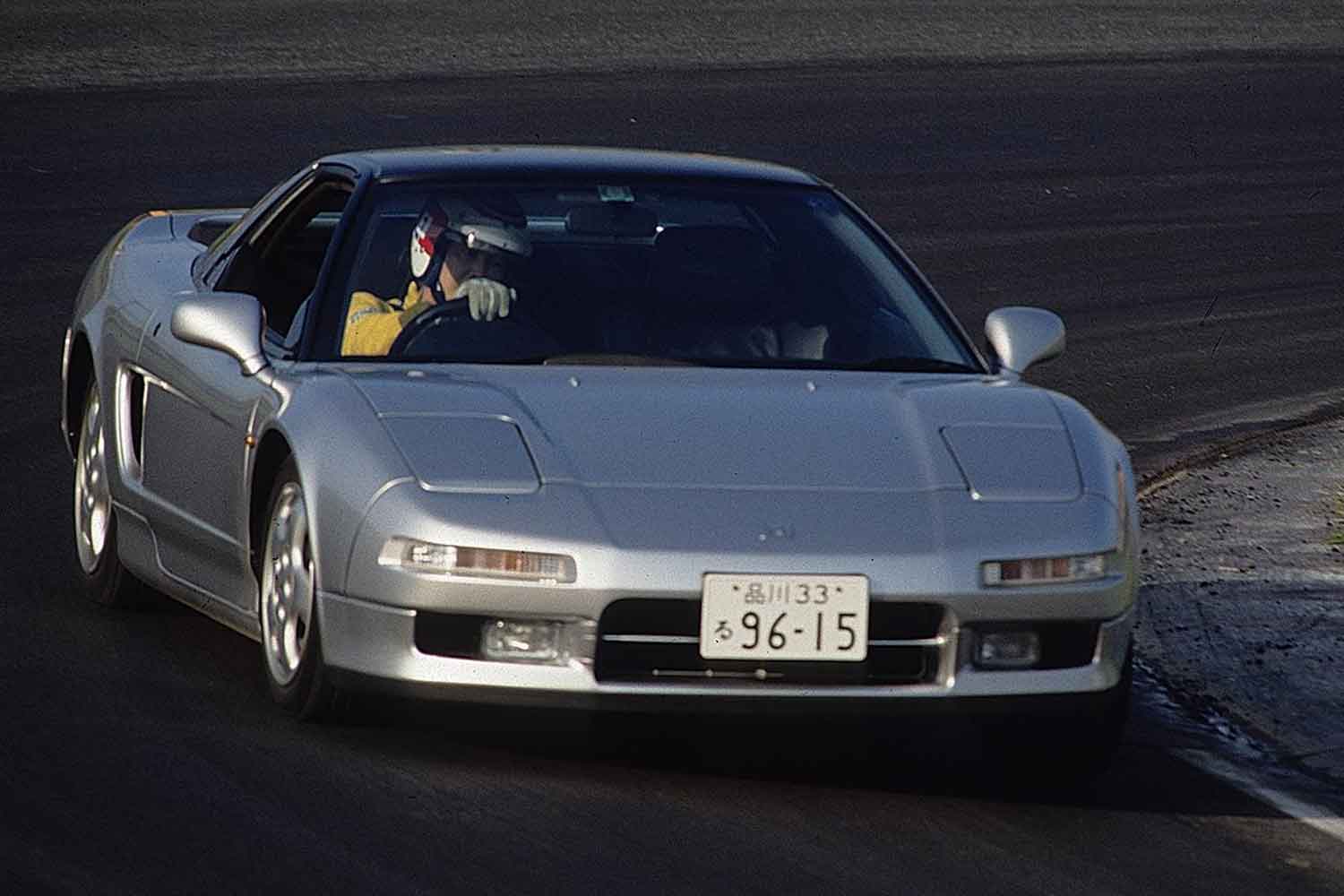 ホンダNSX（初代）のコーナリング写真