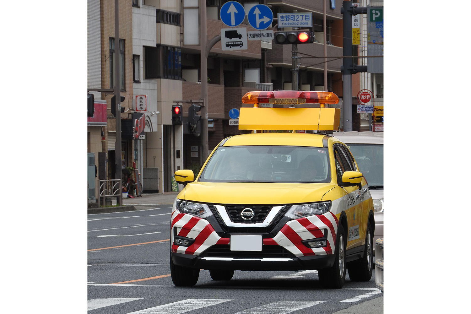 高速道路でよく見かけるトラ柄の車両の正体とは 〜 画像4