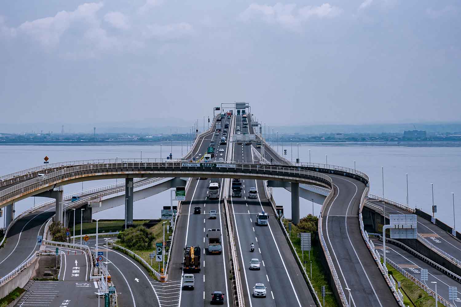 東京湾アクアラインの交通状況