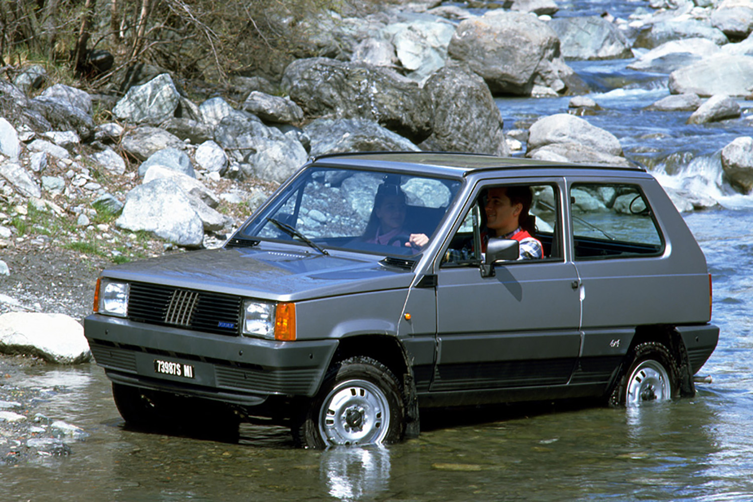 フィアット・パンダ4×4のフロントスタイリング