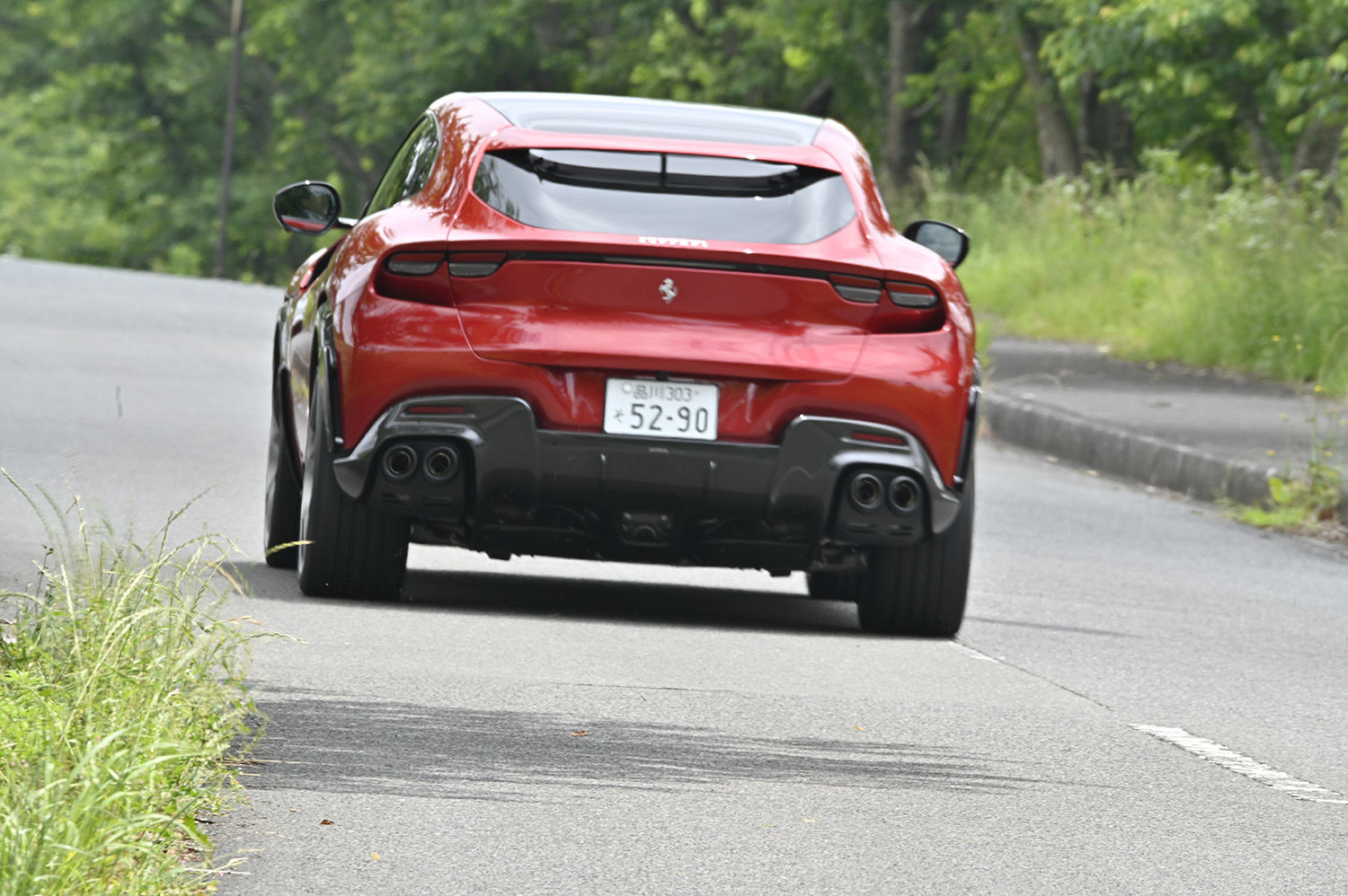 モータージャーナリストの山崎元裕さんがフェラーリ・プロサングエに試乗 〜 画像9