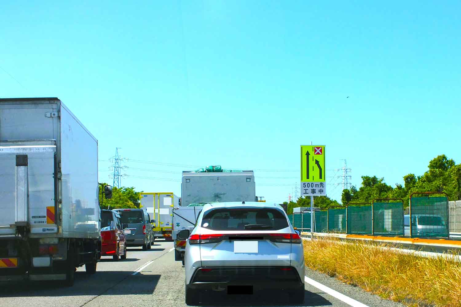 工事による車線規制で渋滞が発生している様子 〜 画像2