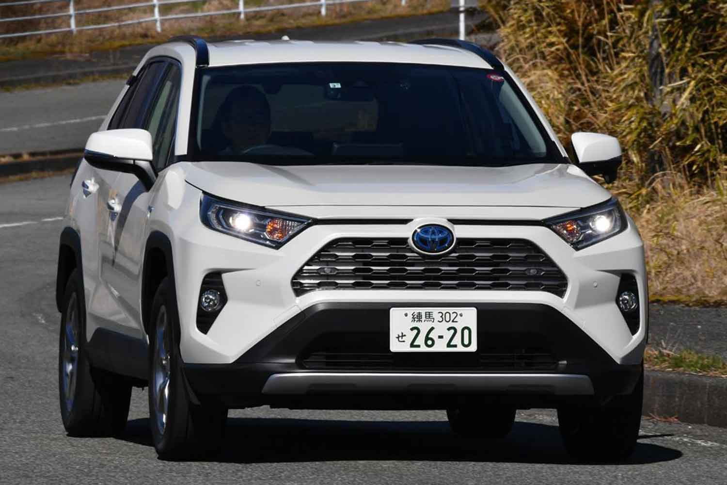 トヨタRAV4（5代目）の走行写真