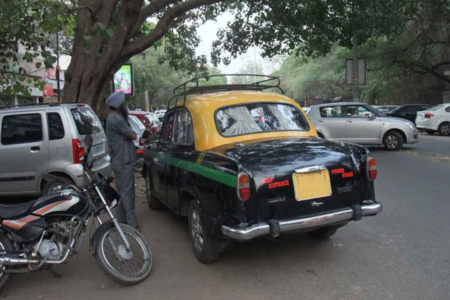 インドのタクシー車両 〜 画像7