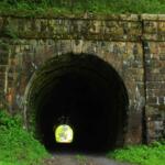 【画像】これでいいのか日本！　道路も橋もトンネルもボロボロで「改修が必要」とされても放置されてる場所だらけだった 〜 画像1