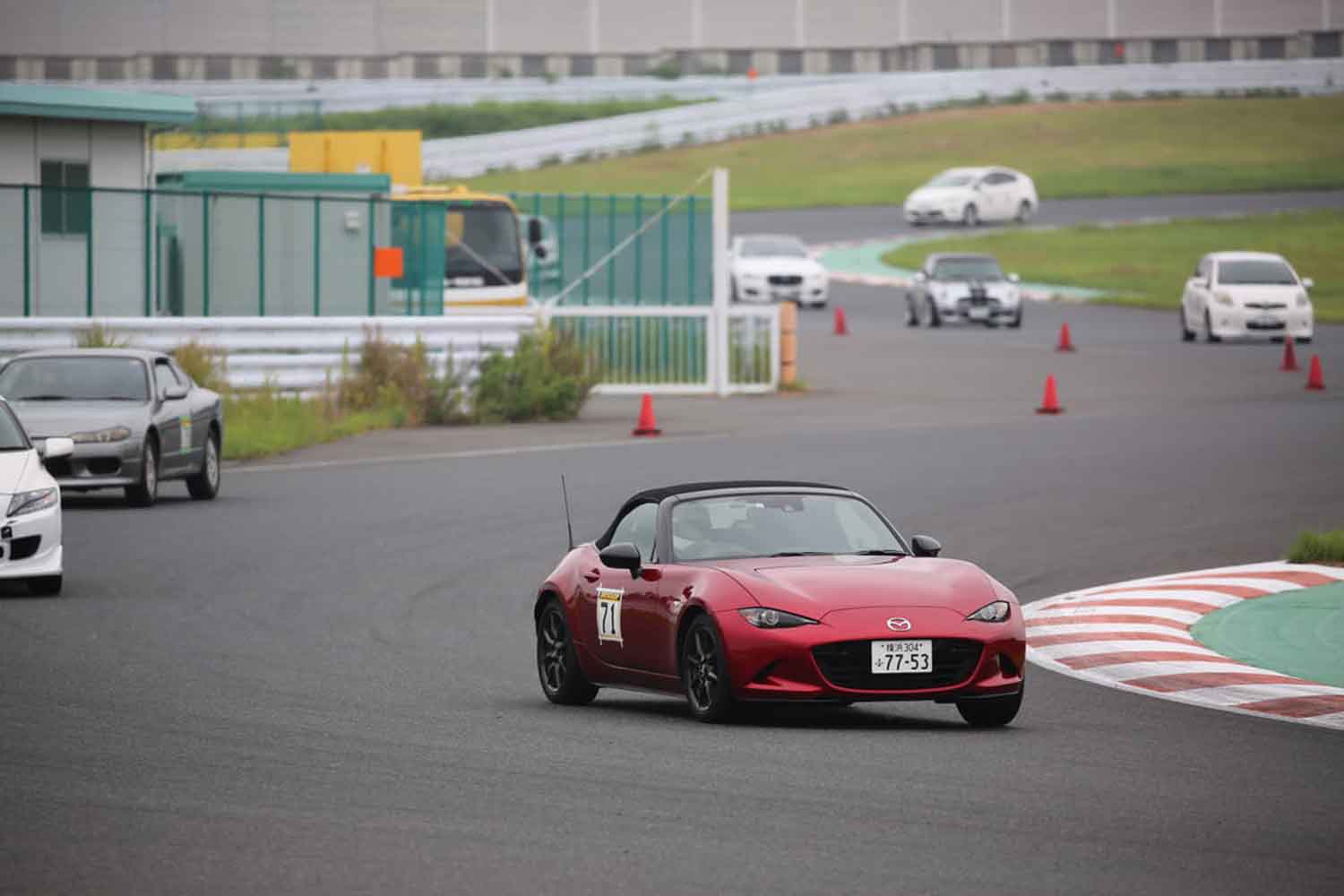 サーキット走行の様子