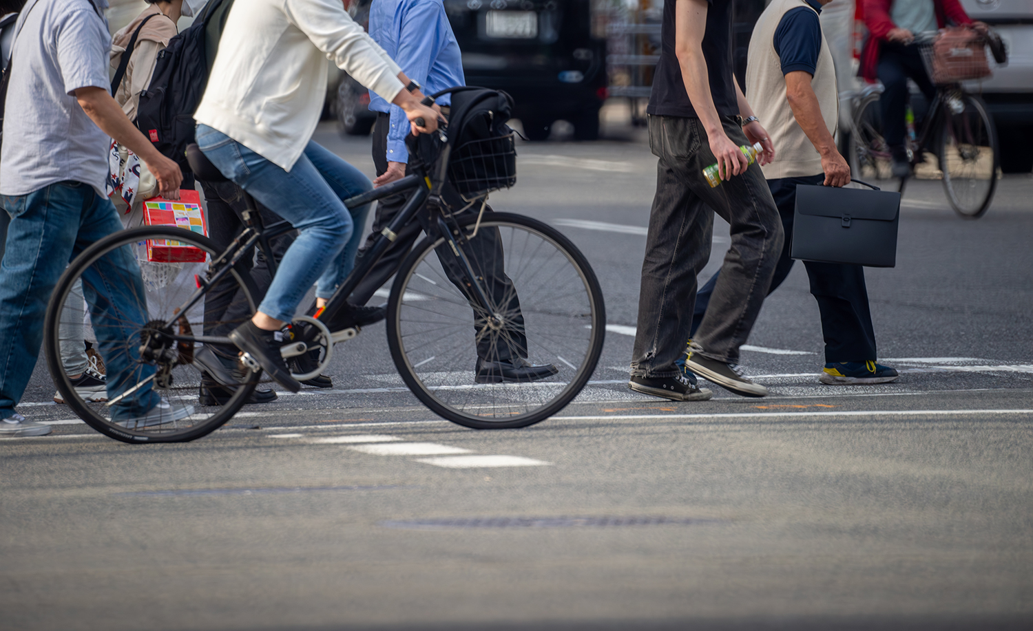 街なかを走る自転車