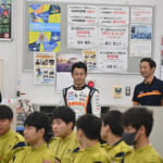 【画像】現役トップレーシングドライバーが母校で講演！　山本尚貴選手が小学生＆高校生を相手に「レースの世界」を語った 〜 画像29