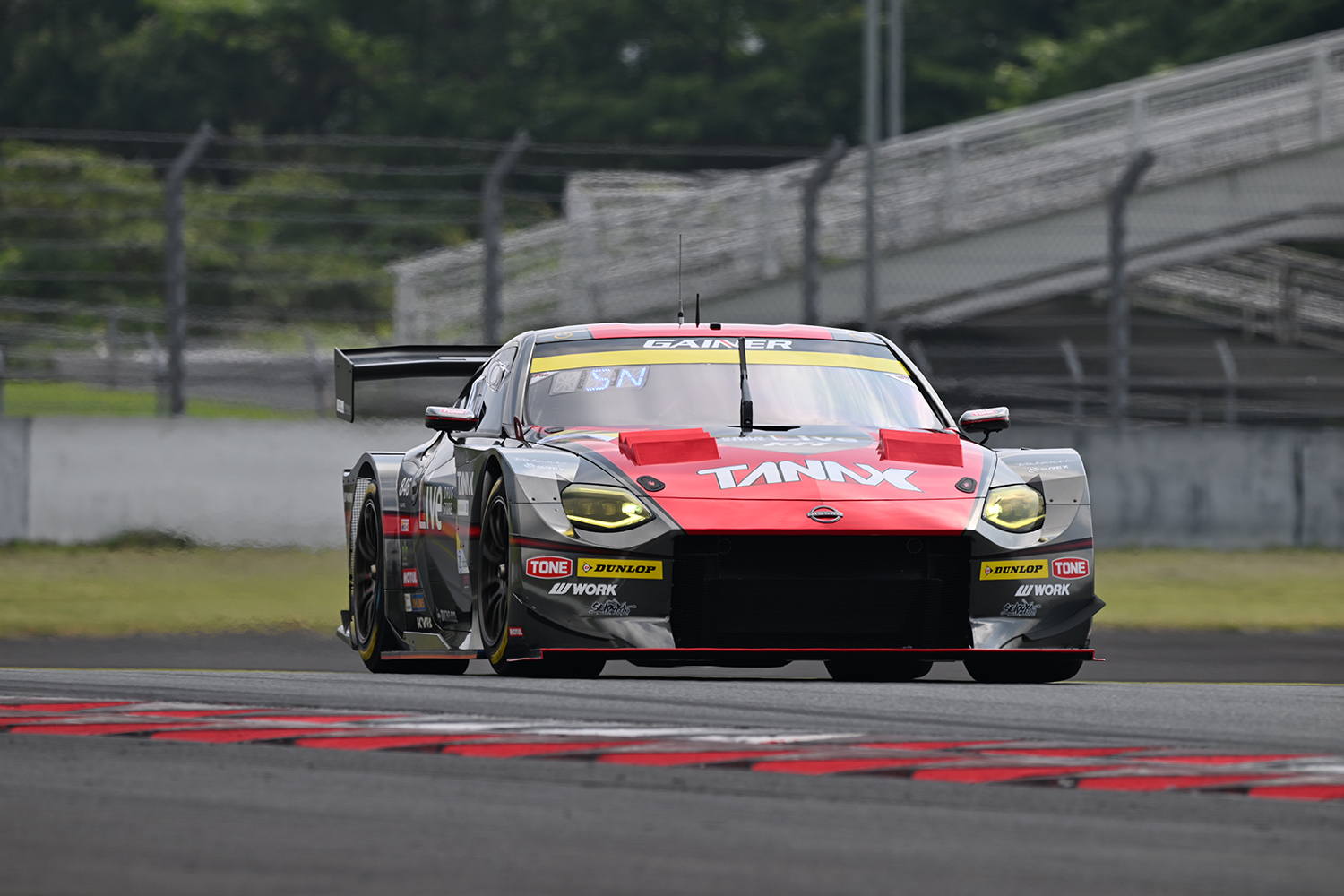 GT300クラスにデビューした「Ｚ」は直線が速いだけに今後の活躍に期待大 〜 画像46