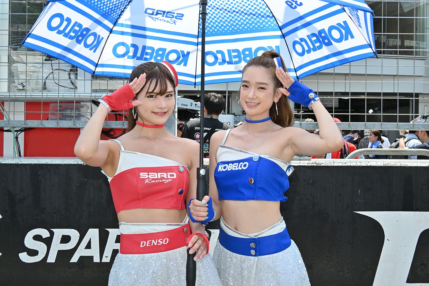 TGR TEAM SARDでレースアンバサダーを務めるSARDイメージガールの木村楓さんとKOBELCO GIRLSの太田麻美さん 〜 画像12