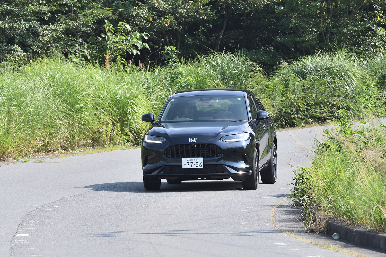 ホンダZR-V BLACK STYLEの走行シーン 〜 画像3