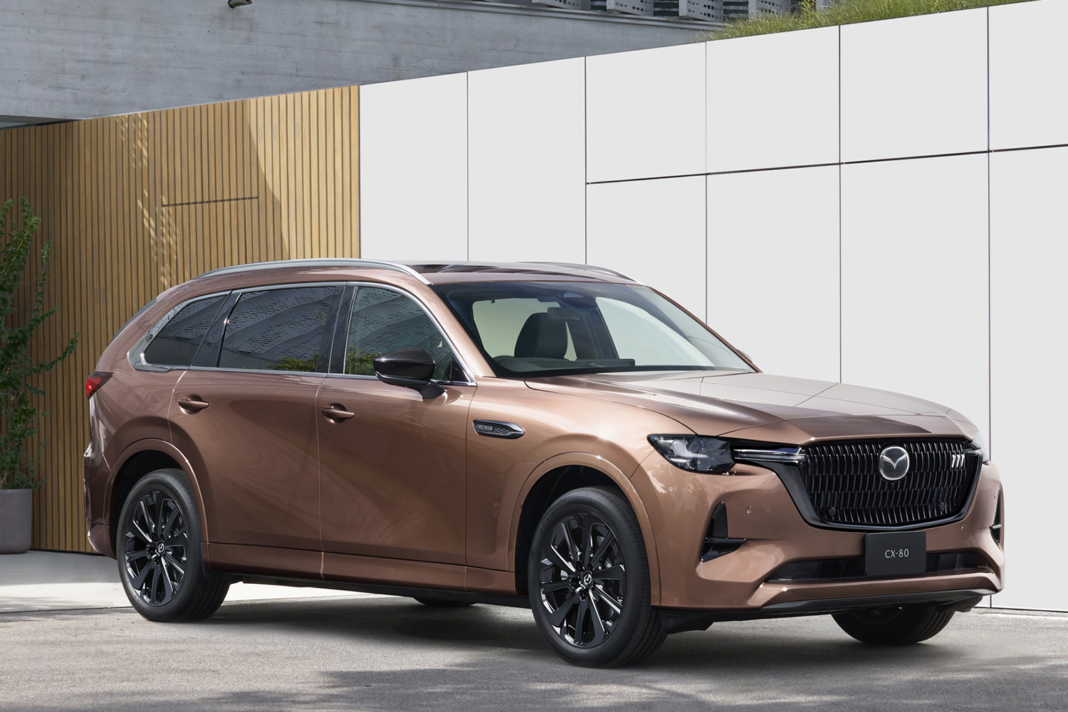 フラッグシップSUVのCX-80を発表