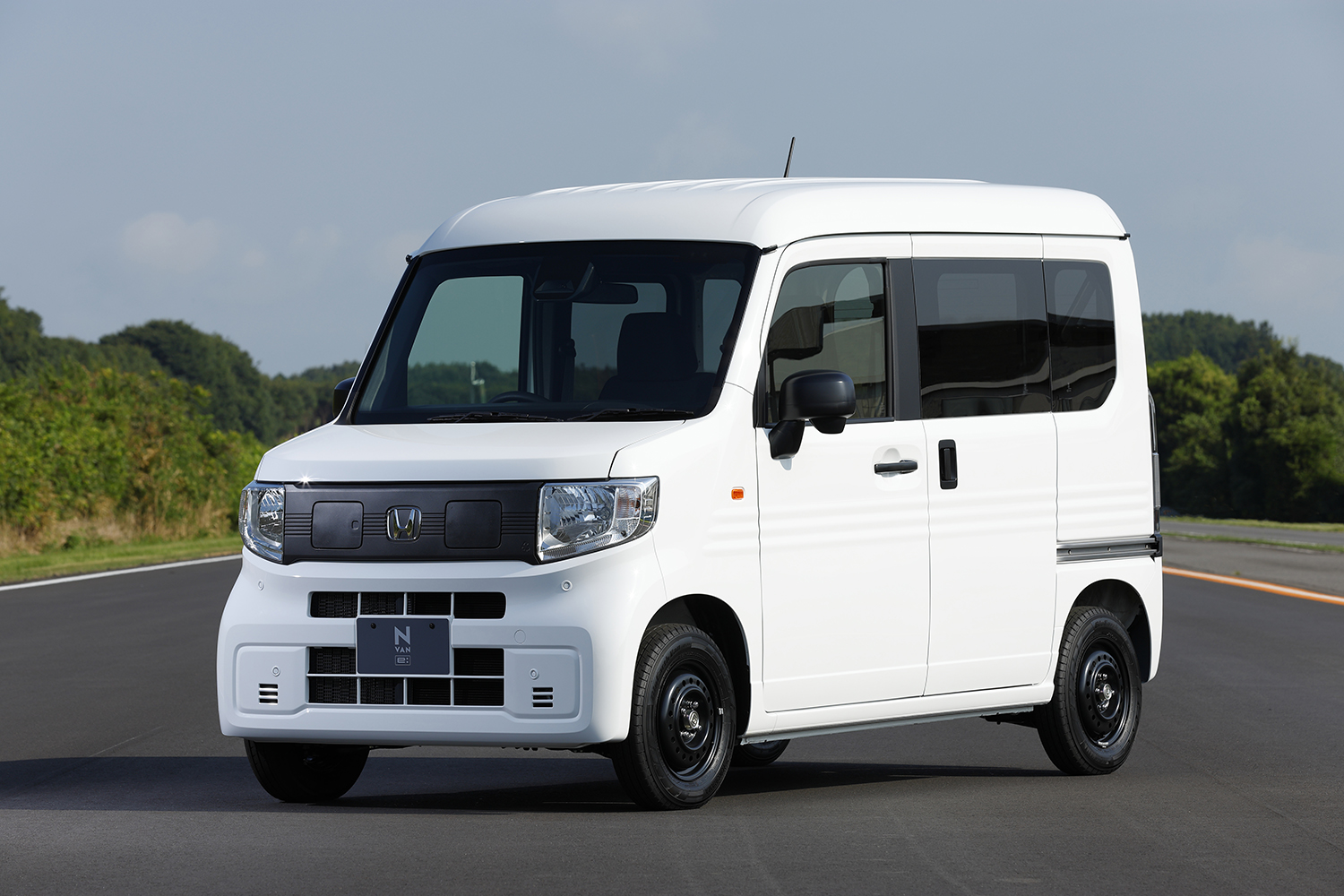 ホンダN-VAN e: L4のフロントスタイリング