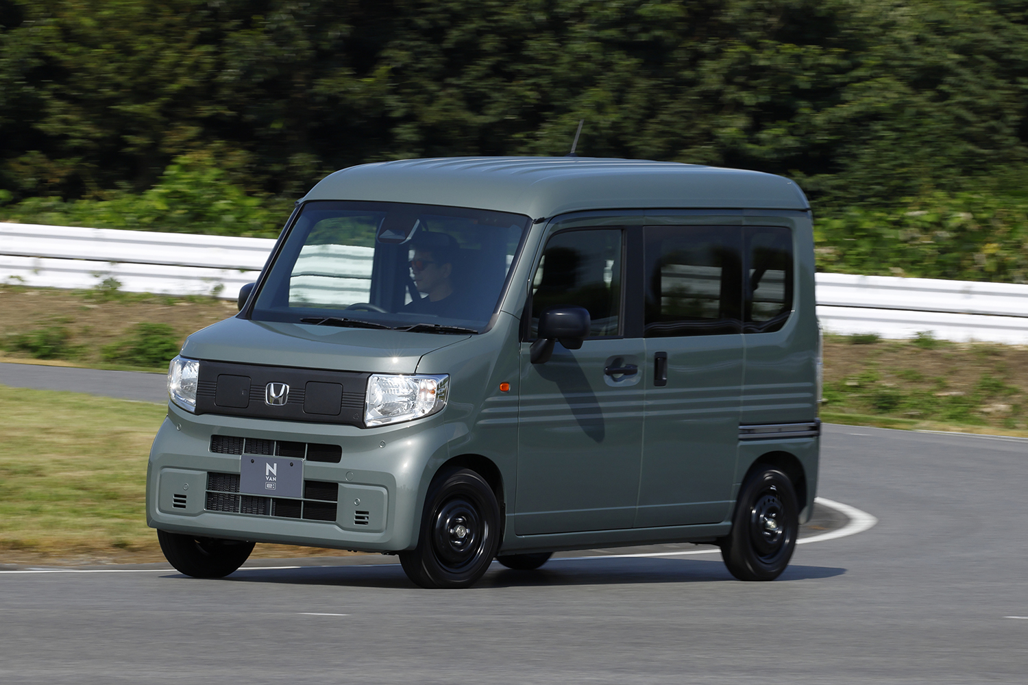 240825_WEB CARTOP_N-VAN e_180 〜 画像124