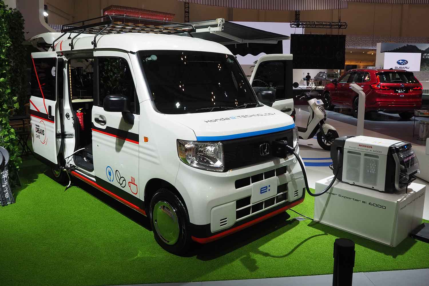 GIIAS2024のホンダブースのホンダN-VAN EV