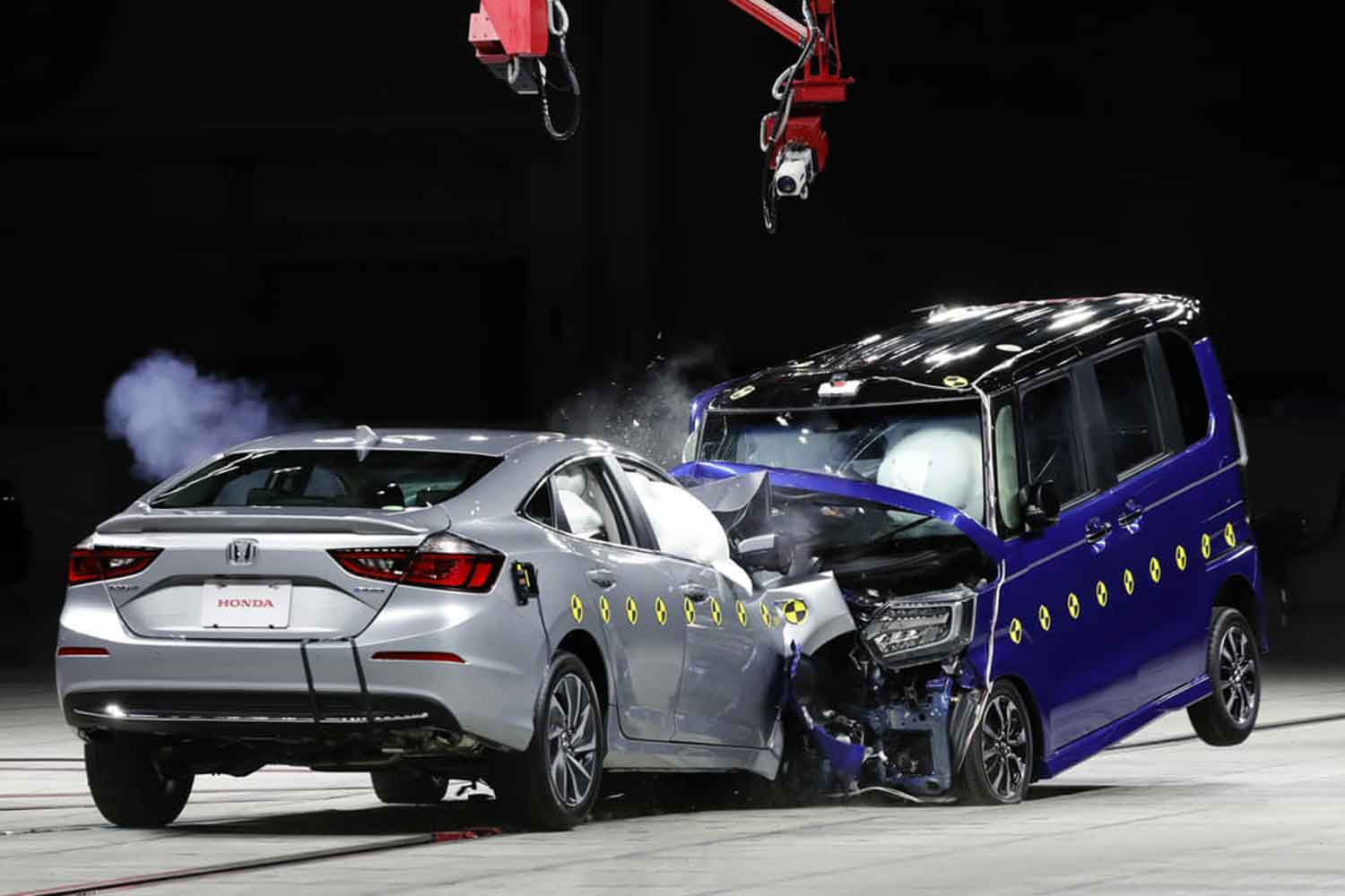 ホンダの軽自動車との衝突実験の様子 〜 画像8