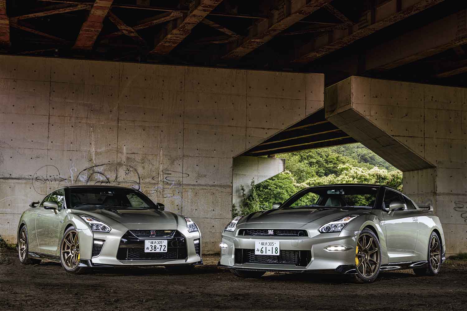 日産GT-R Tスペック（2022年と2024年モデル）の2台並び