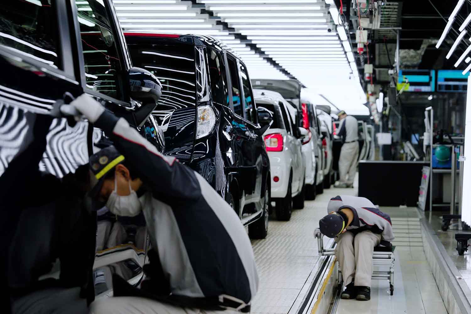 ダイハツの自動車工場の内部 〜 画像4