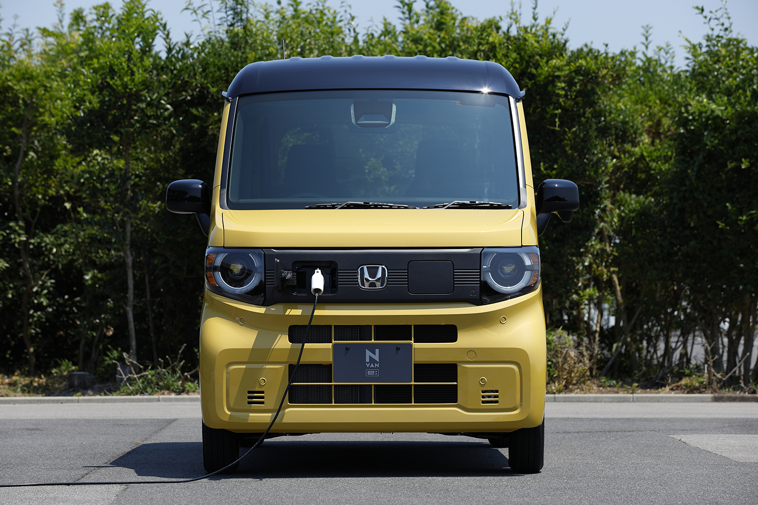 普通充電中のホンダN-VAN e: