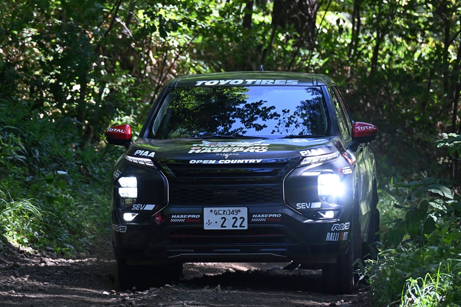 ラリー北海道に参戦したアウトランダーPHEV