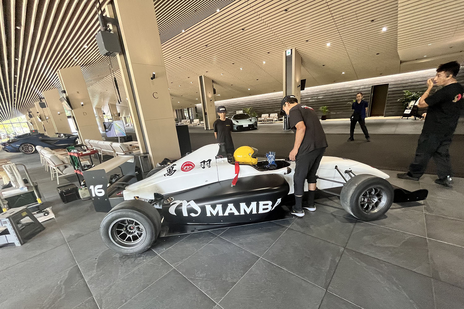 ランボルギーニ・レヴエルトのオーナー萬羽さんのF4 〜 画像23