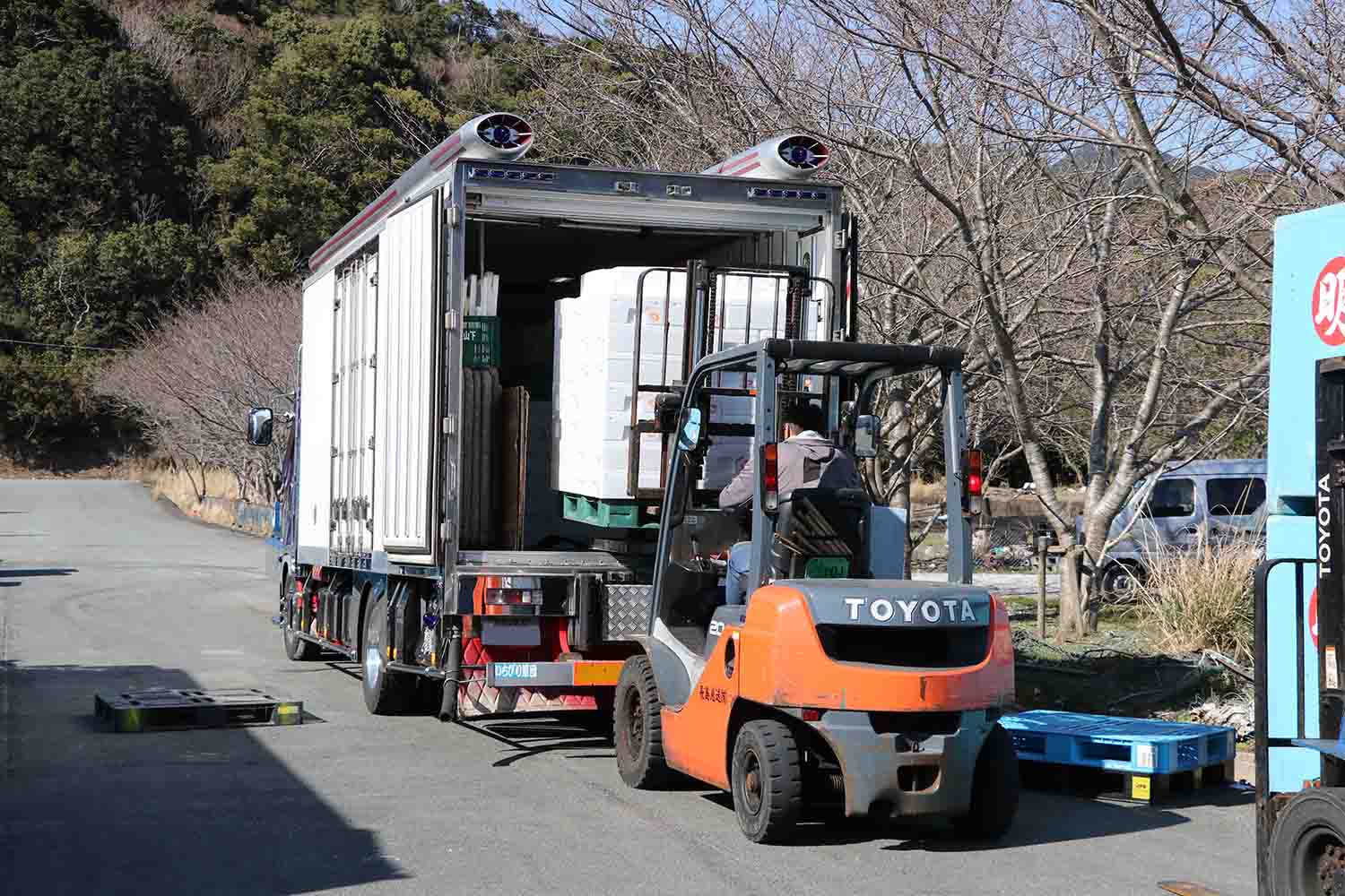 トラックとフォークリフト 〜 画像2