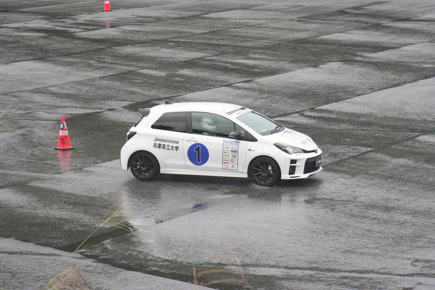 学生たちの熱戦が雨雲を吹き飛ばした「フォーミュラジムカーナ2024全国決勝大会」 〜 画像21