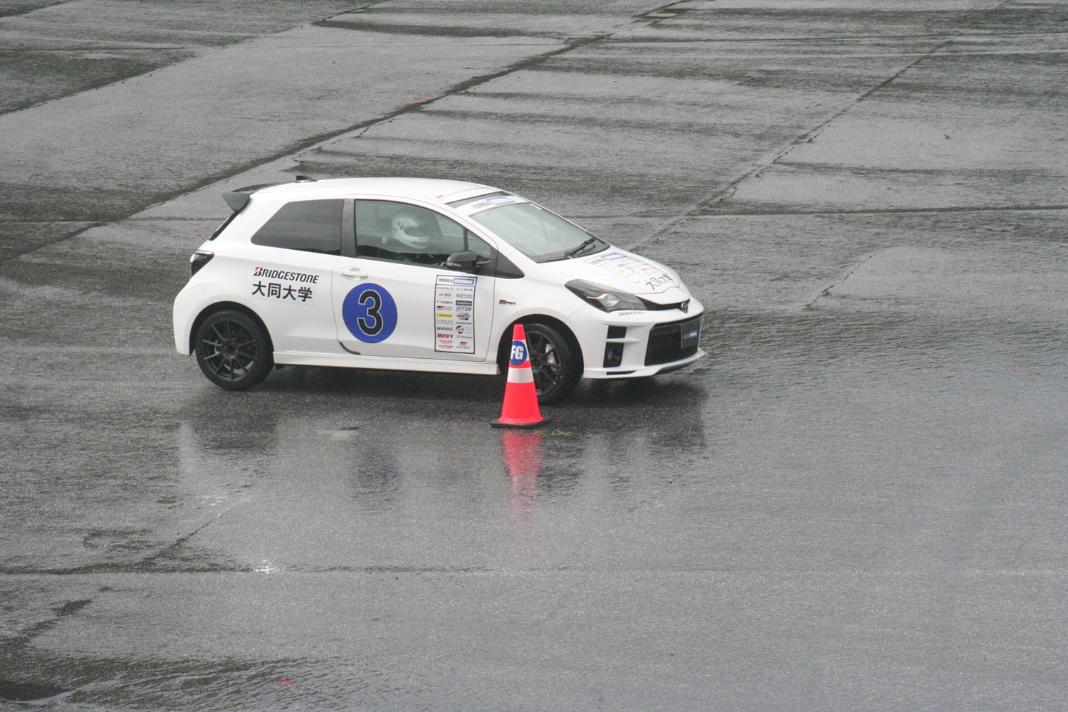 学生たちの熱戦が雨雲を吹き飛ばした「フォーミュラジムカーナ2024全国決勝大会」 〜 画像26