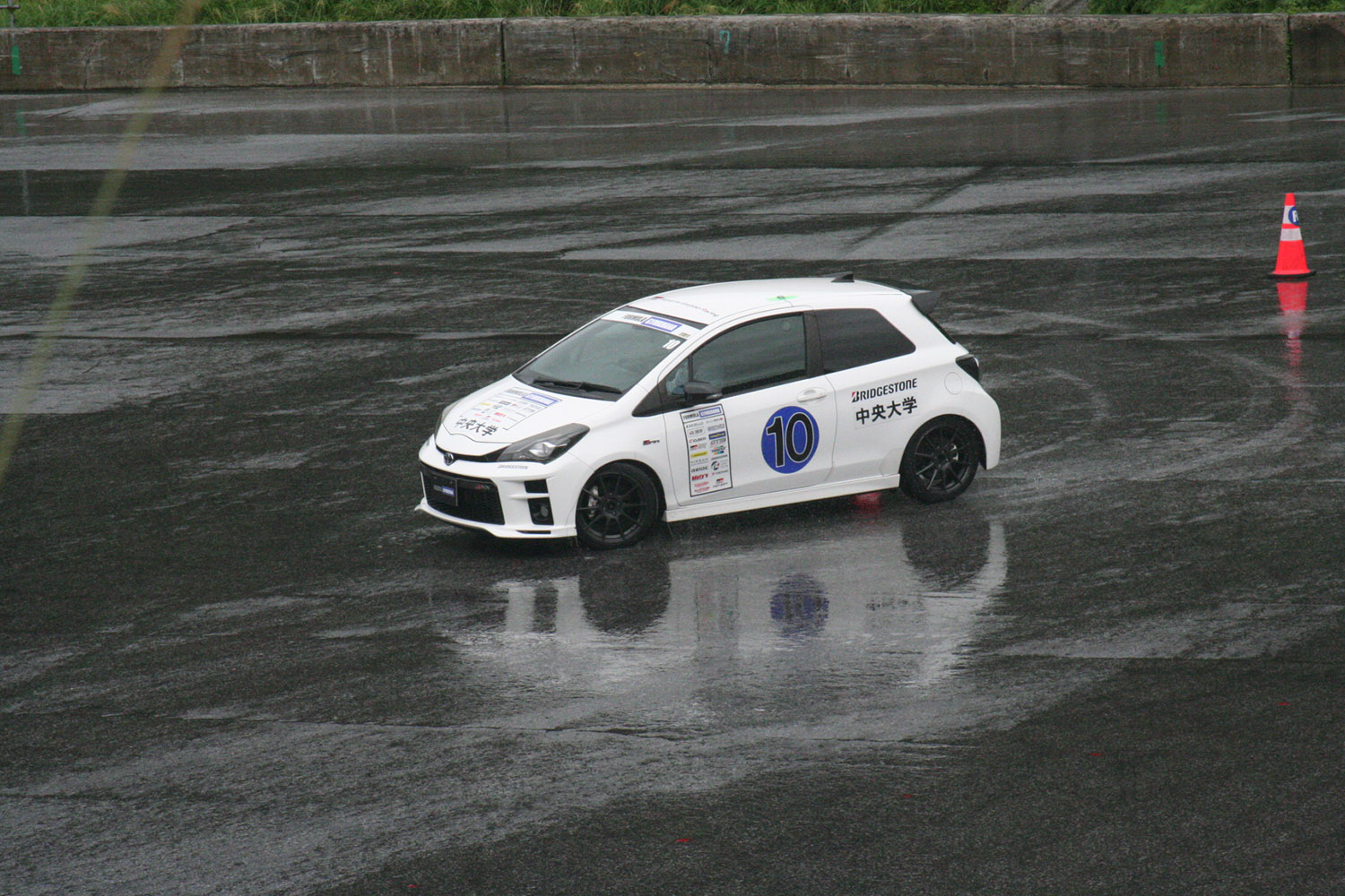 学生たちの熱戦が雨雲を吹き飛ばした「フォーミュラジムカーナ2024全国決勝大会」 〜 画像31