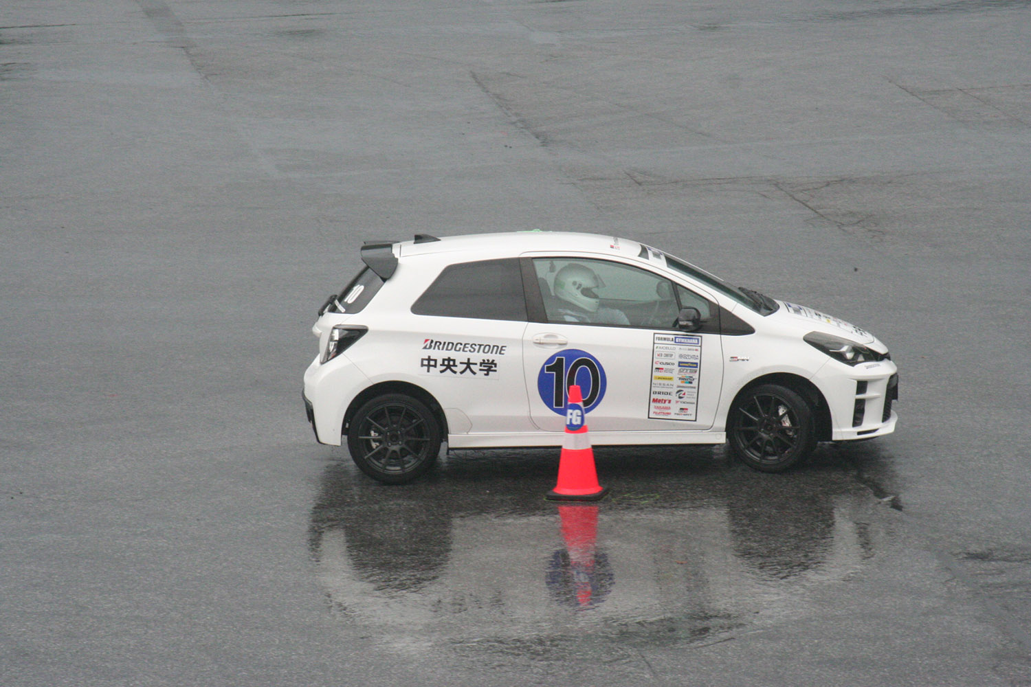 学生たちの熱戦が雨雲を吹き飛ばした「フォーミュラジムカーナ2024全国決勝大会」 〜 画像32