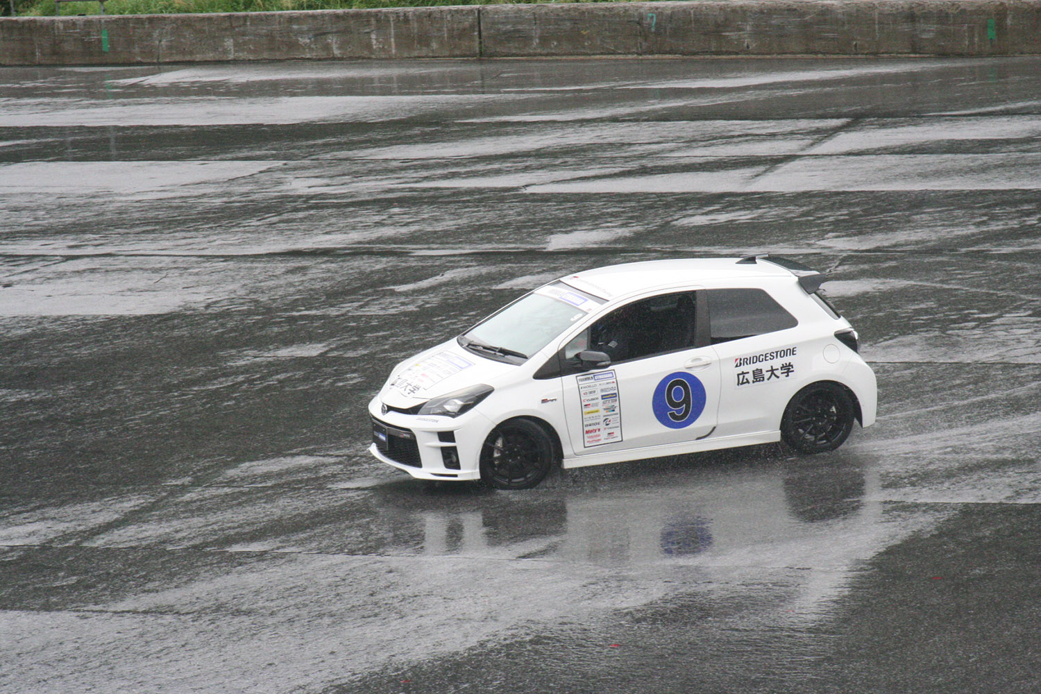 学生たちの熱戦が雨雲を吹き飛ばした「フォーミュラジムカーナ2024全国決勝大会」 〜 画像36