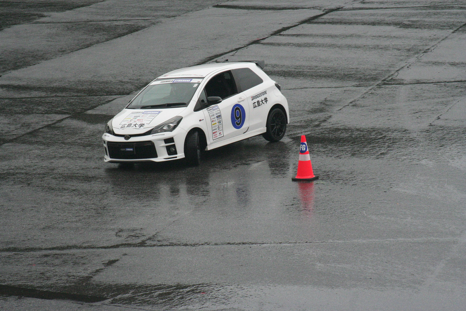 学生たちの熱戦が雨雲を吹き飛ばした「フォーミュラジムカーナ2024全国決勝大会」 〜 画像38